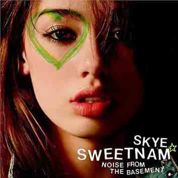 《Tangled Up In Me》 歌手:Skye Sweetnam 收录于专辑:Noise From The Basement