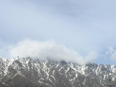 新西兰皇后镇的雪山