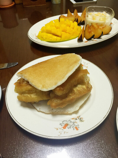 【米饭饼夹油条】