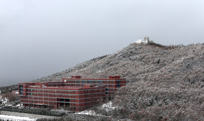  玛珈山雪景