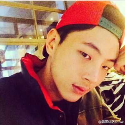 jisoo 金志修 小眼睛男神