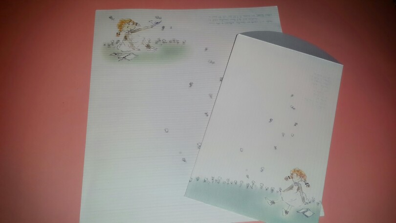 #我们都是文具控#信纸。这套的纸张像瓦楞纸的感觉，都是立体横条的