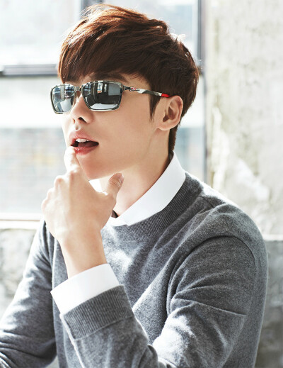 李钟硕 Oakley
