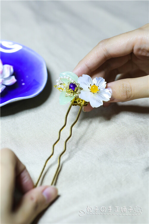 *松子家*【长相思】手工 母贝雕花 双面发簪 地址：http://item.taobao.com/item.htm?spm=a1z10.3-c.w4002-6700714767.18.KNMhjN&amp;amp;id=44885287700