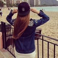 以为自己都看透，以为再见都是很久以后。偶然遇见愕然过，陪你一生的人竟不是我。