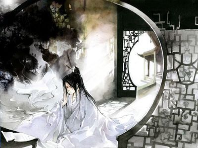 两百年前 他翔云路过这座山头，却看见一片望日葵花海随风摇摆，像是在跳舞。 还时不时传出女子银铃般的娇笑。 他心中好奇，降在这片山头。 寻至葵林深处，身着嫩黄色纱裙的她正在随风起舞。 衣袂纷飞，扰乱了他的眼。 “我道是什么妖怪在此作祟，原来是只葵花小妖。” 女子似是被突如其来的声音吓到，脚步一个踉跄几乎要摔倒。 他大步上前，揽她入怀。 “你是什么人？来我葵林做什么？”女子惊神未定，跳出他的怀抱。 “哟。。。你这小妖胆子倒是挺大！”他故作严肃。 “哼——”小妖精傲慢的别过头去，不看他。 心里却想，看这人仙风道骨。莫是什么上仙，得罪了他可不好。还是避着些好。 “哈哈——”他笑着走近她。 “你这小