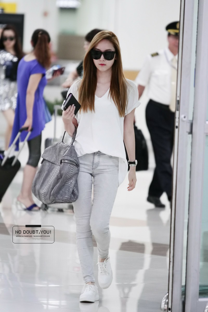 少女时代jessica郑秀妍机场街拍