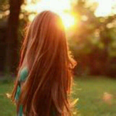 以为自己都看透，以为再见都是很久以后。偶然遇见愕然过，陪你一生的人竟不是我。