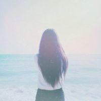 以为自己都看透，以为再见都是很久以后。偶然遇见愕然过，陪你一生的人竟不是我。