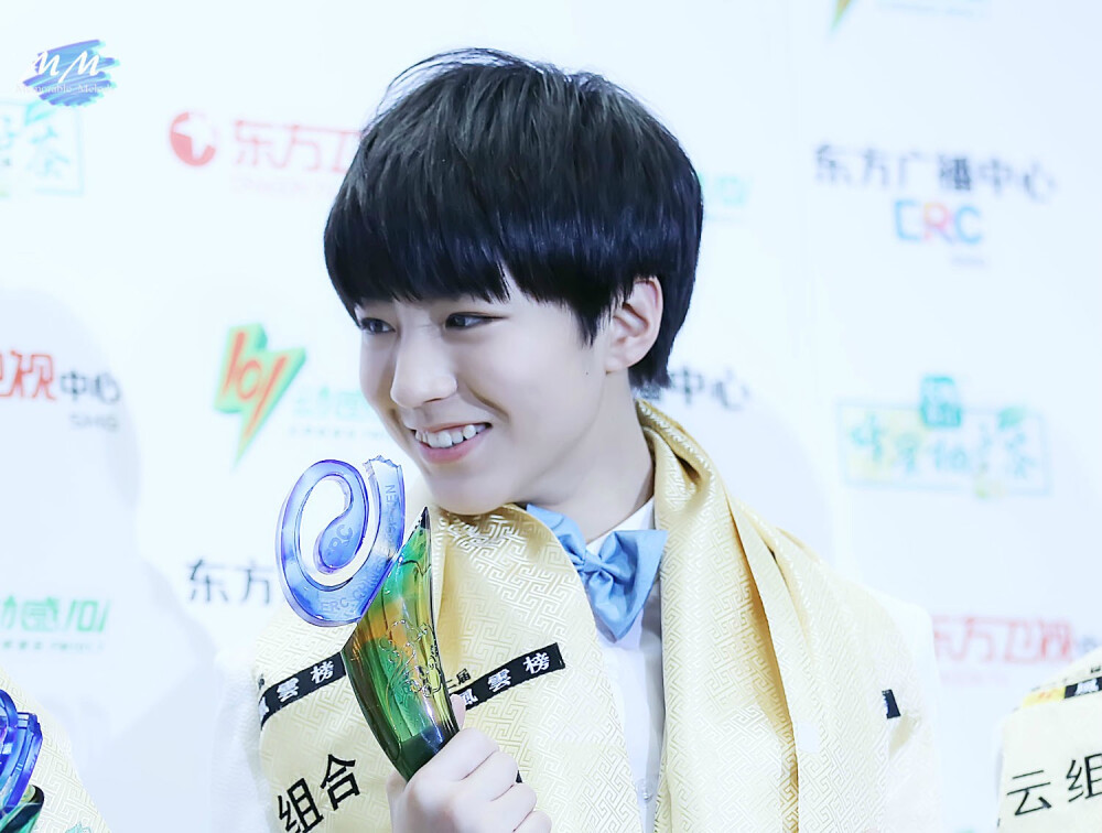 TFBOYS王俊凯 2015.03.30 东方风云榜后台采访现场。