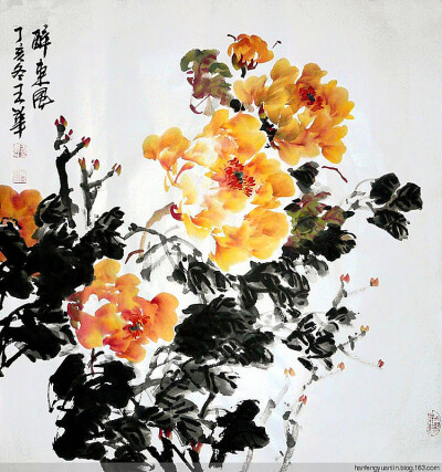  王华，当代实力派女画家，1968年出生于河南许昌，字灵岩，号天香阁主人，自幼喜爱绘画，勤勉刻苦。先后毕业于中国书画函授大学，北京画院高研班，北京市委党校书法本科班 。现为中国美术家协会河南分会会员，中国书…