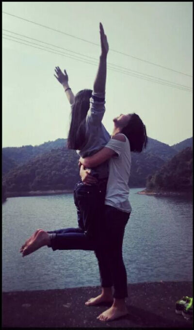  我就是喜欢在自己的世界里，把自己逼疯的感觉