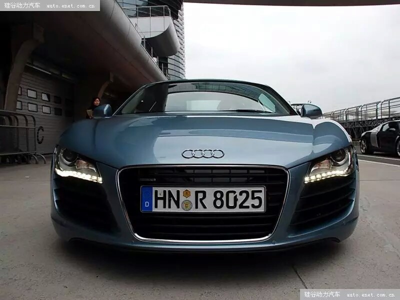 R8