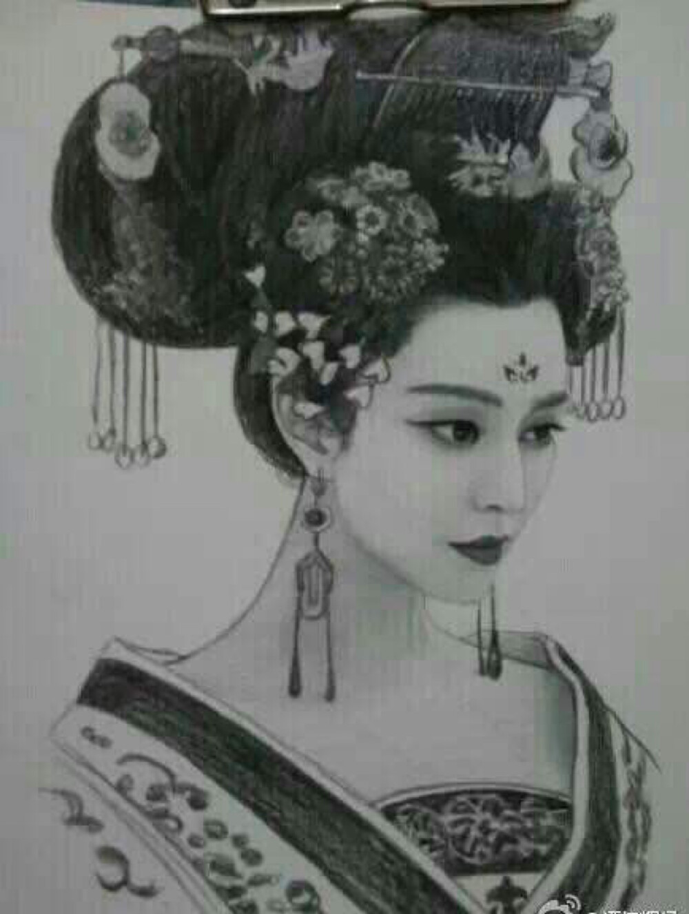 素描画古代美女皇后图片