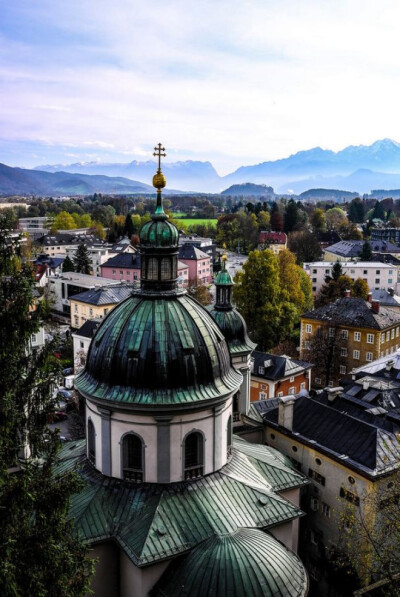 Salzburg ,Austria (by Andrey Leontiev)。萨尔茨堡，是奥地利共和国萨尔茨堡州的首府，位于奥地利的西部，是继维也纳、格拉茨和林茨之后的奥地利第四大城市。城市历史悠久，据史料记载，萨尔茨堡是现今奥地利管辖地…
