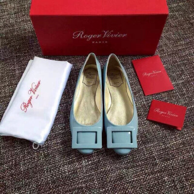 Roger Vivier 专柜新货 专柜水准 特引进巴西进口大底打造 不同颜色 不同心情 期待彩色夏天 欢迎专柜对比噢！