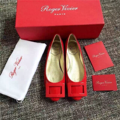 Roger Vivier 专柜新货 专柜水准 特引进巴西进口大底打造 不同颜色 不同心情 期待彩色夏天 欢迎专柜对比噢！