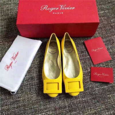 Roger Vivier 专柜新货 专柜水准 特引进巴西进口大底打造 不同颜色 不同心情 期待彩色夏天 欢迎专柜对比噢！