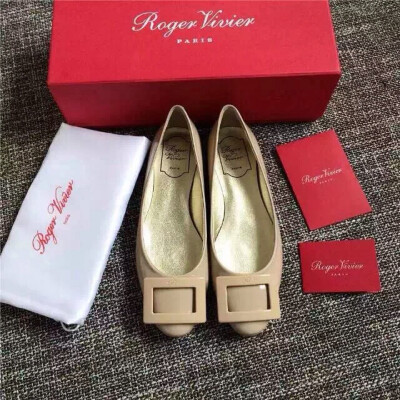 Roger Vivier 专柜新货 专柜水准 特引进巴西进口大底打造 不同颜色 不同心情 期待彩色夏天 欢迎专柜对比噢！