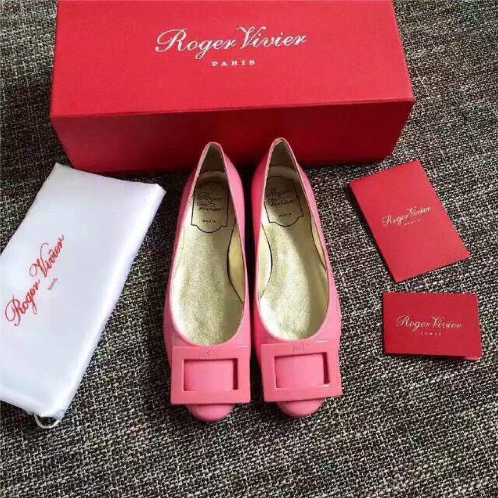 Roger Vivier 专柜新货 专柜水准 特引进巴西进口大底打造 不同颜色 不同心情 期待彩色夏天 欢迎专柜对比噢！