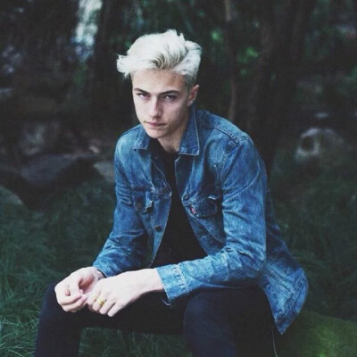 【LUCKY BLUE SMITH】