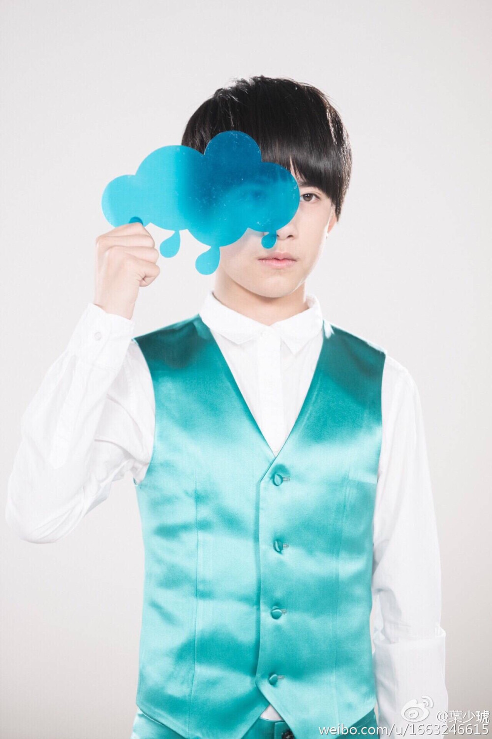 tfboys易烊千玺样youngmv拍摄