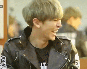 凭着发色又圈了很多新饭就这样被吓跑了(反正我已经“见怪不怪”了) EXO 朴灿烈