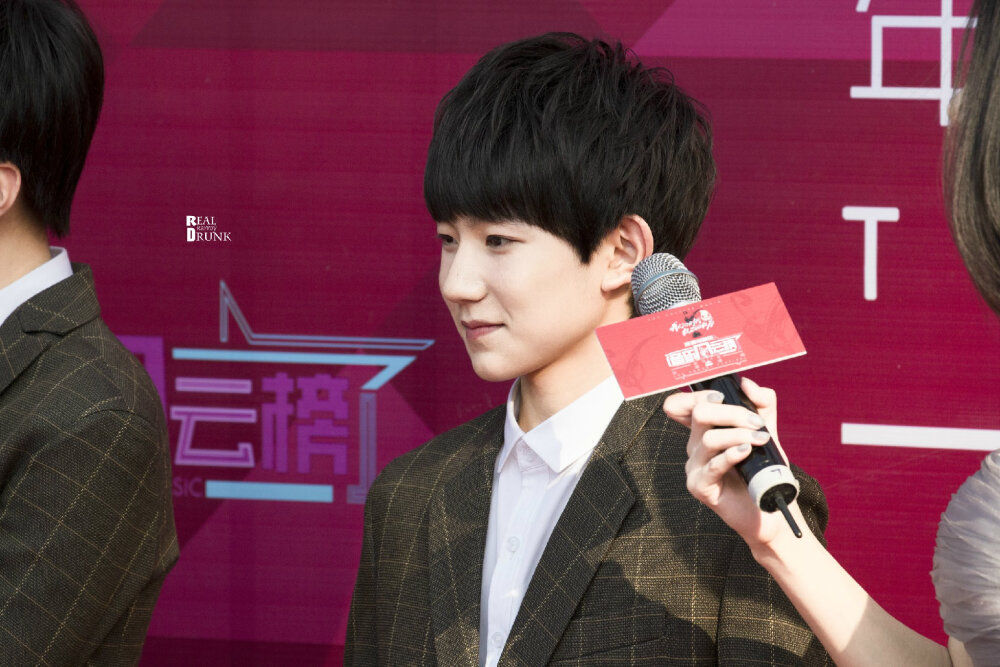 TFBOYS王源 150413 音乐风云榜年度盛典 cr：RealDrunk