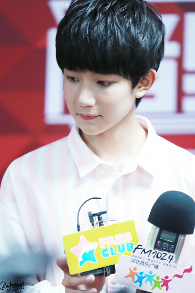 TFBOYS王源 150413 音乐风云榜年度盛典 cr：RoyWang1108