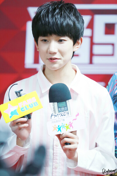 TFBOYS王源 150413 音乐风云榜年度盛典 cr：RoyWang1108