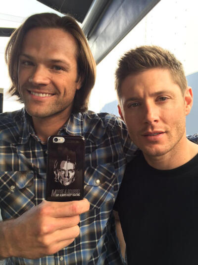 J2 jensen ackles jared padalecki 美人的大钩子 腚的三米 温家双傻秀恩爱系列 两只笑的好看死了