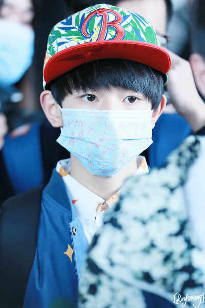 TFBOYS王源 150412北京赴深圳 cr：RoyWang1108