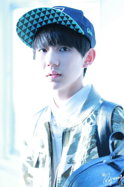 TFBOYS王源 150319重庆赴北京 cr:RoyWang1108