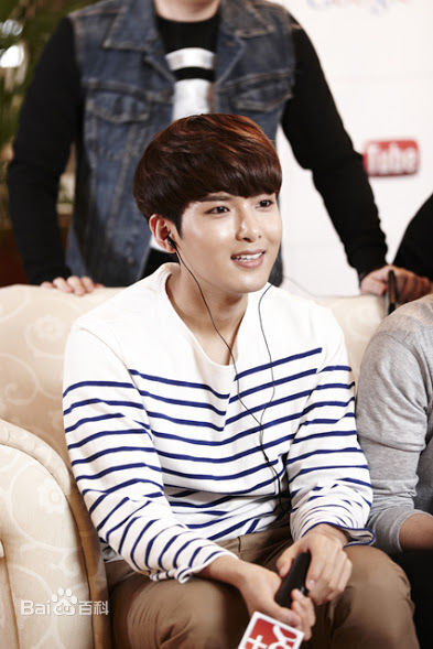 金厉旭（Kim Ryeo Wook）