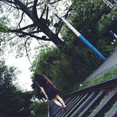 拍摄女战士 小清新 她说：她想做个背影杀手哈哈