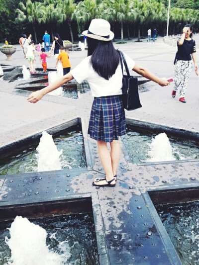 拍摄女战士 小清新 尝试抛开所有，大声的笑