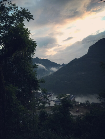 阳光总在风雨后！