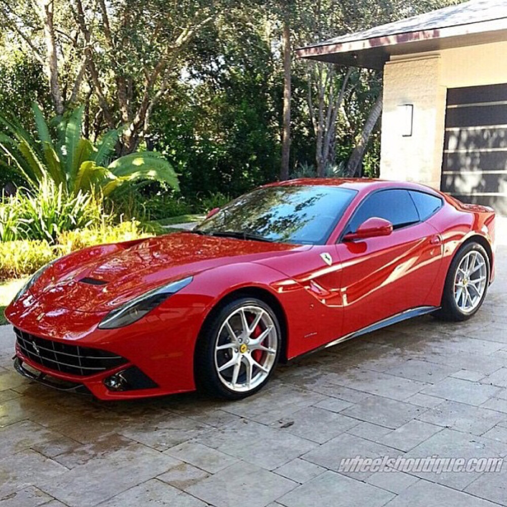 Ferrari F12