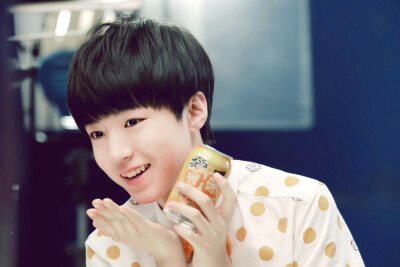 TFBOYS 王俊凯 cr.logo 芬达广告花絮 饭修