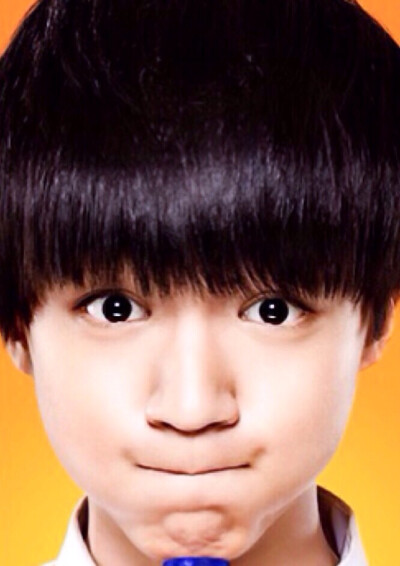 #王俊凯##tfboys王俊凯##tfboys#芬达广告饭修cr：俊俊最喜欢树树啦