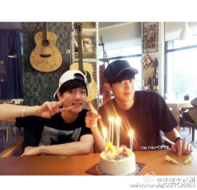 #灿白一生推 #朴灿烈 #边伯贤 #0506BaekDay 『cr. INS(logo)』 — ♛.二轉請註，尊重原創。 這絕對是原圖，不是皮的！