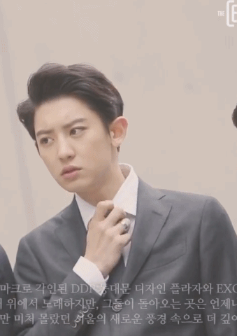 #朴灿烈#分享一位喜欢用领口玩火的boy
