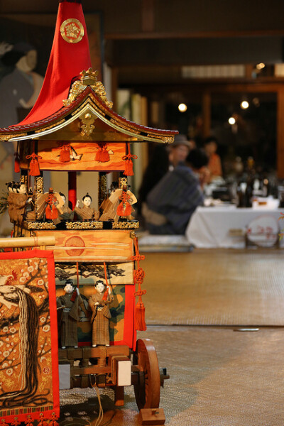 衹园祭!!!鉾模型----衹园祭最引人注目的就是这种叫“山鉾”的传统花车的巡游。