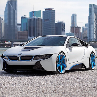 BMW i8