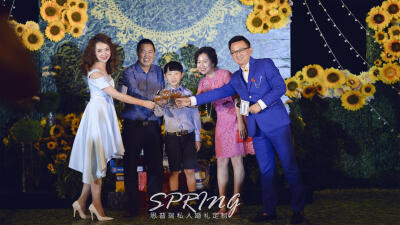 12岁是人生第一圈的结束、第二圈的开始。在小阿沐12岁生日这特别的一天，邀请各位亲朋，共同来见证小寿星这历史时刻的转折点。