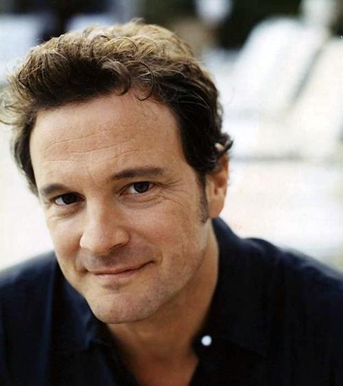 科林·费尔斯1960年9月10日出生于英格兰汉普郡，英国男演员、编剧、制作人。1989年他凭借电视剧《摇摇欲坠》获得了罗依尔电视最佳男主角。1995年，他在电视版《傲慢与偏见》中饰演达西，开始走红。1996年，他出演了拉尔夫·费恩斯主演的《英国病人》。1998年，他出演了约瑟夫·费恩斯主演的《莎翁情史》2001年，凭借《BJ单身日记》获得欧洲电影奖观众奖最佳男演员奖。2003年他主演了电影《真爱至上》和《戴珍珠耳环的少女》，并且凭借《戴珍珠耳环的少女》获得了2004年欧洲电影奖最佳男演员奖。2011年凭借《国王的演讲》获得第68届美国金球奖电影剧情类最佳男主角奖和第83届奥斯卡金像奖最佳男主。