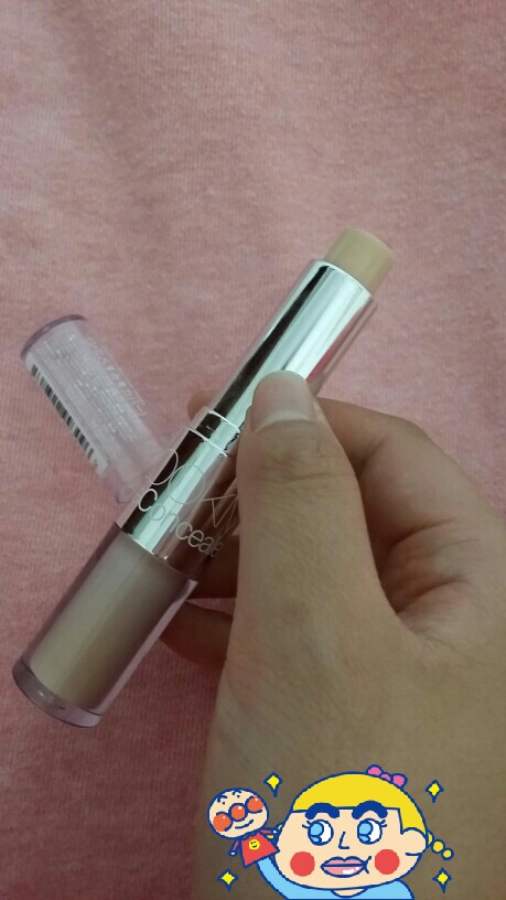 #安利好货#lookme的遮瑕。拿回来就很喜欢笔式的膏装，但是但是另一头居然还是液状的，可以点了用，我居然昨天才发现!!!遮瑕效果ok哒!本来要来上脸图，但是我最近脸色不好，不忍上镜~不过人家是有斑的，黑眼圈也是完全可以遮的，哈哈哈哈