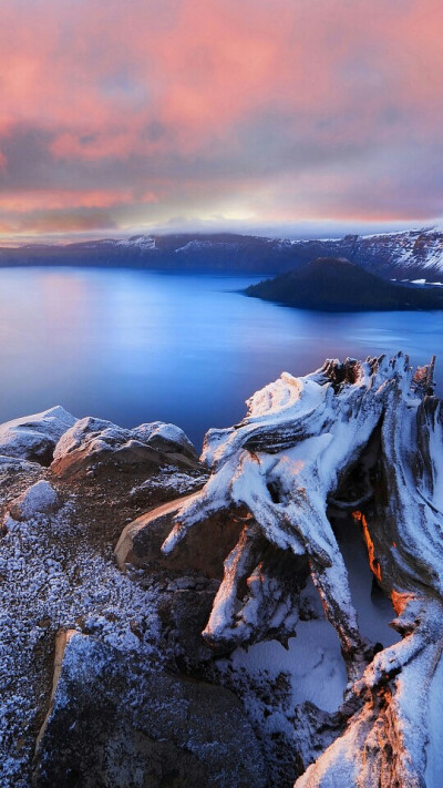 美国火山湖