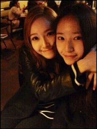 Jessica and Krystal （郑氏姐妹）