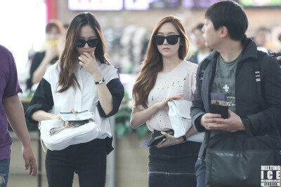 Jessica and Krystal （郑氏姐妹）